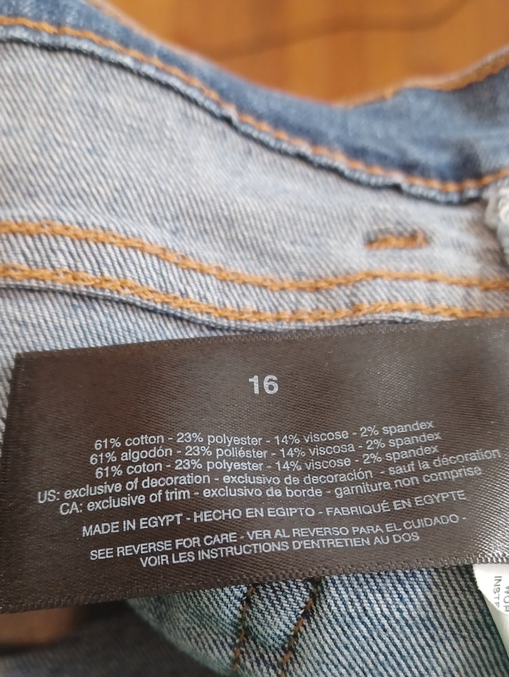 Gloria Vanderbilt Midwash Denim Capris Sz16. L.20".R.11.5".W.35".Slits On Leg. - Picture 7 of 8